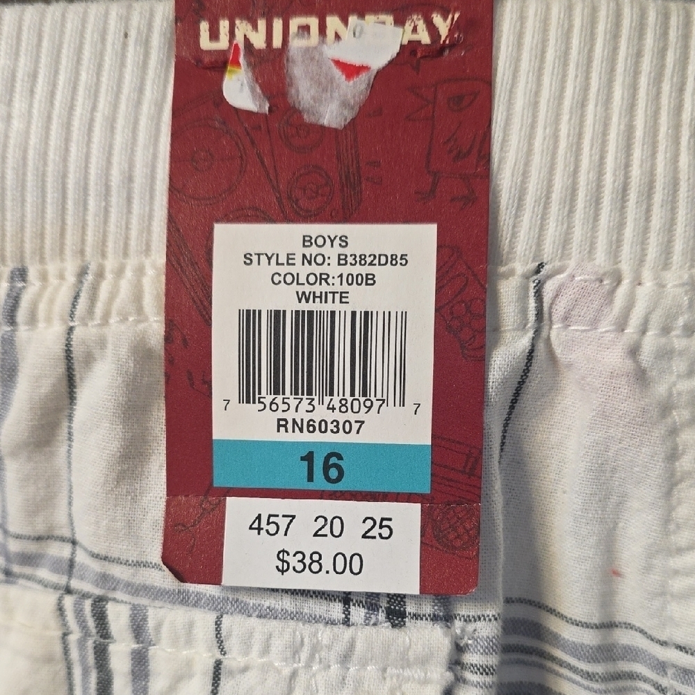 UNIONBAY Boys Gray Plaid Cargo Shorts - Picture 2 of 3